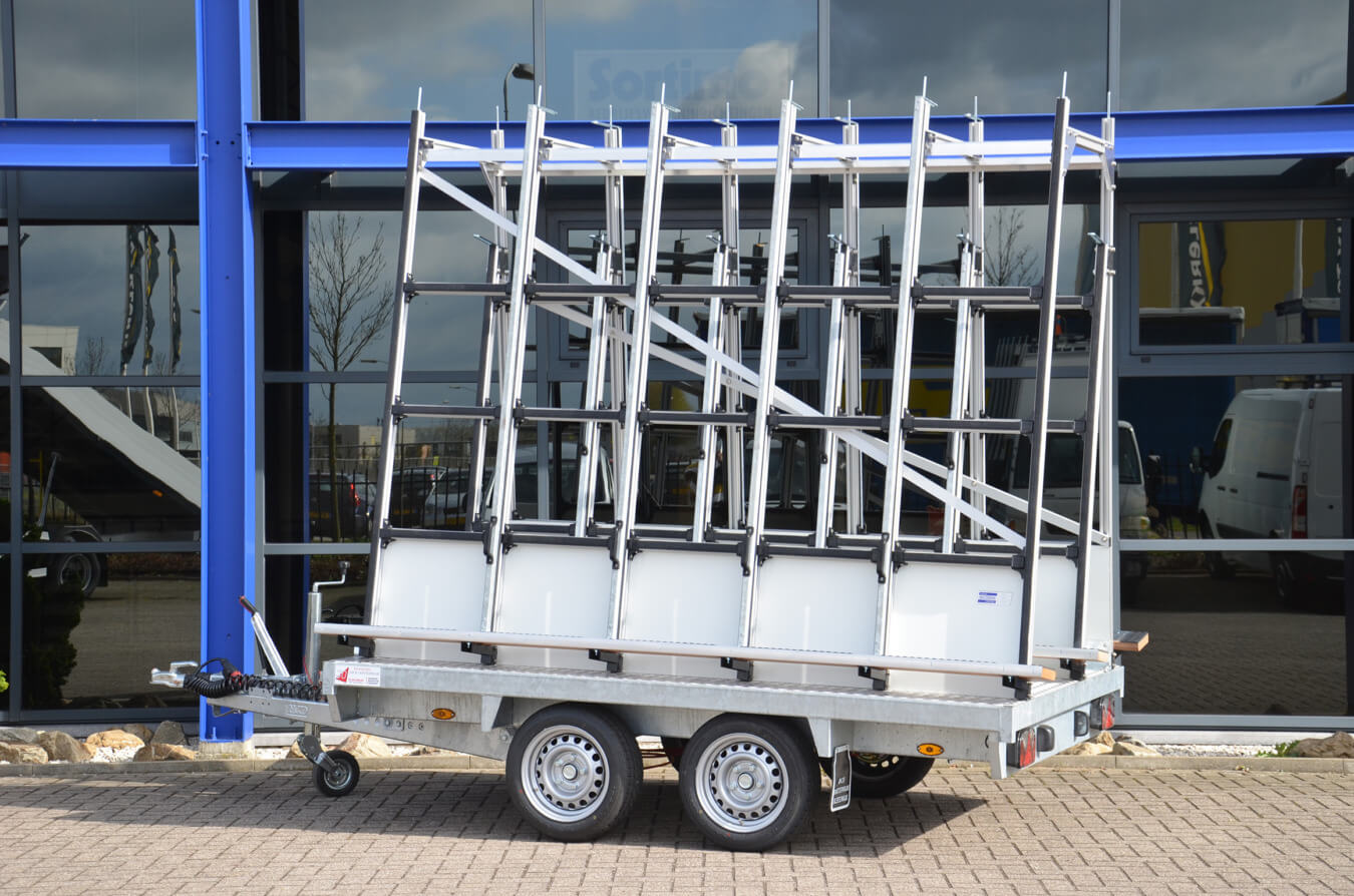 Euroborn open glasrasteel op aanhanger