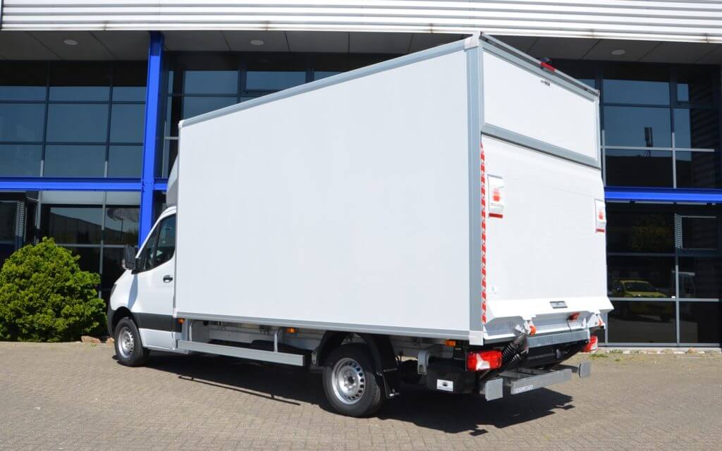 Gesloten carrosserie op chassis cabine