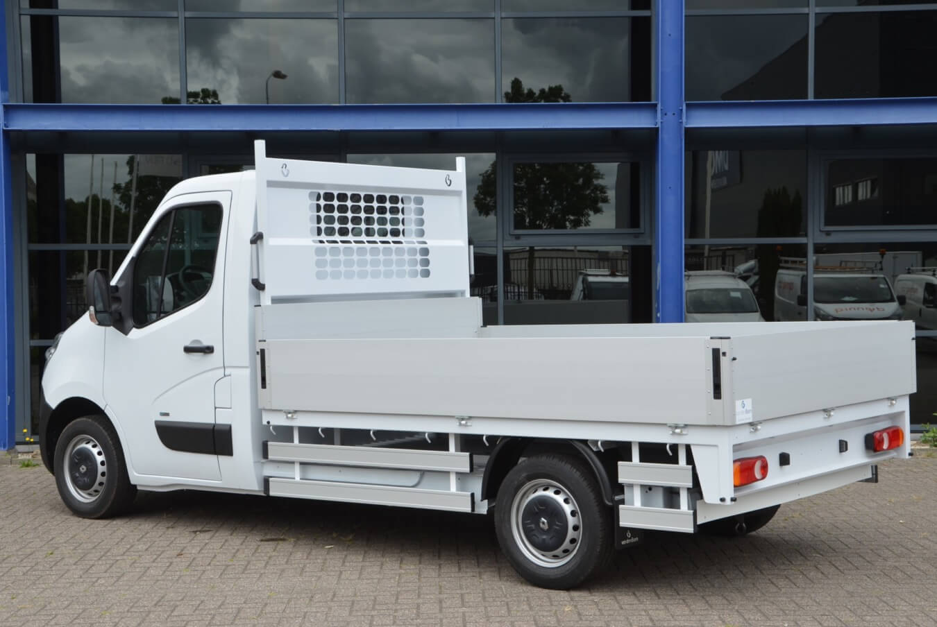 Renault Master ZE elektrische voertuigen met ergo open laadbak