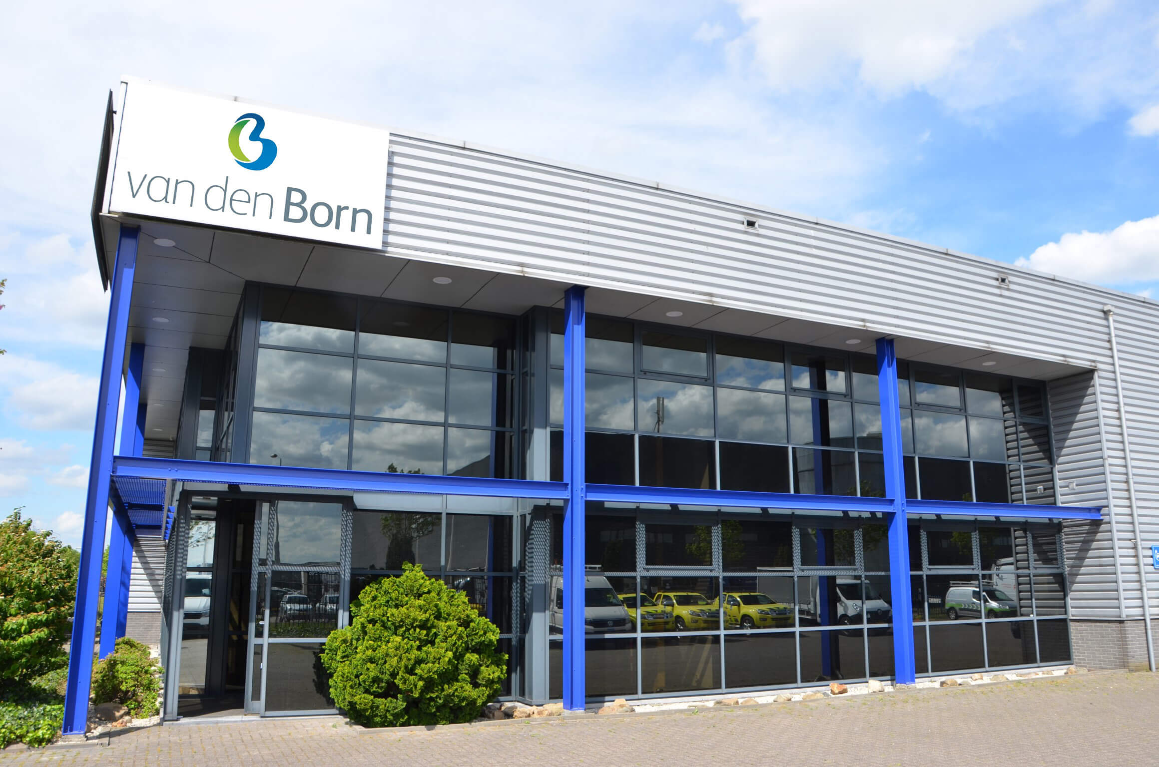 Contact - Van den Born Carrosserie - Waalwijk