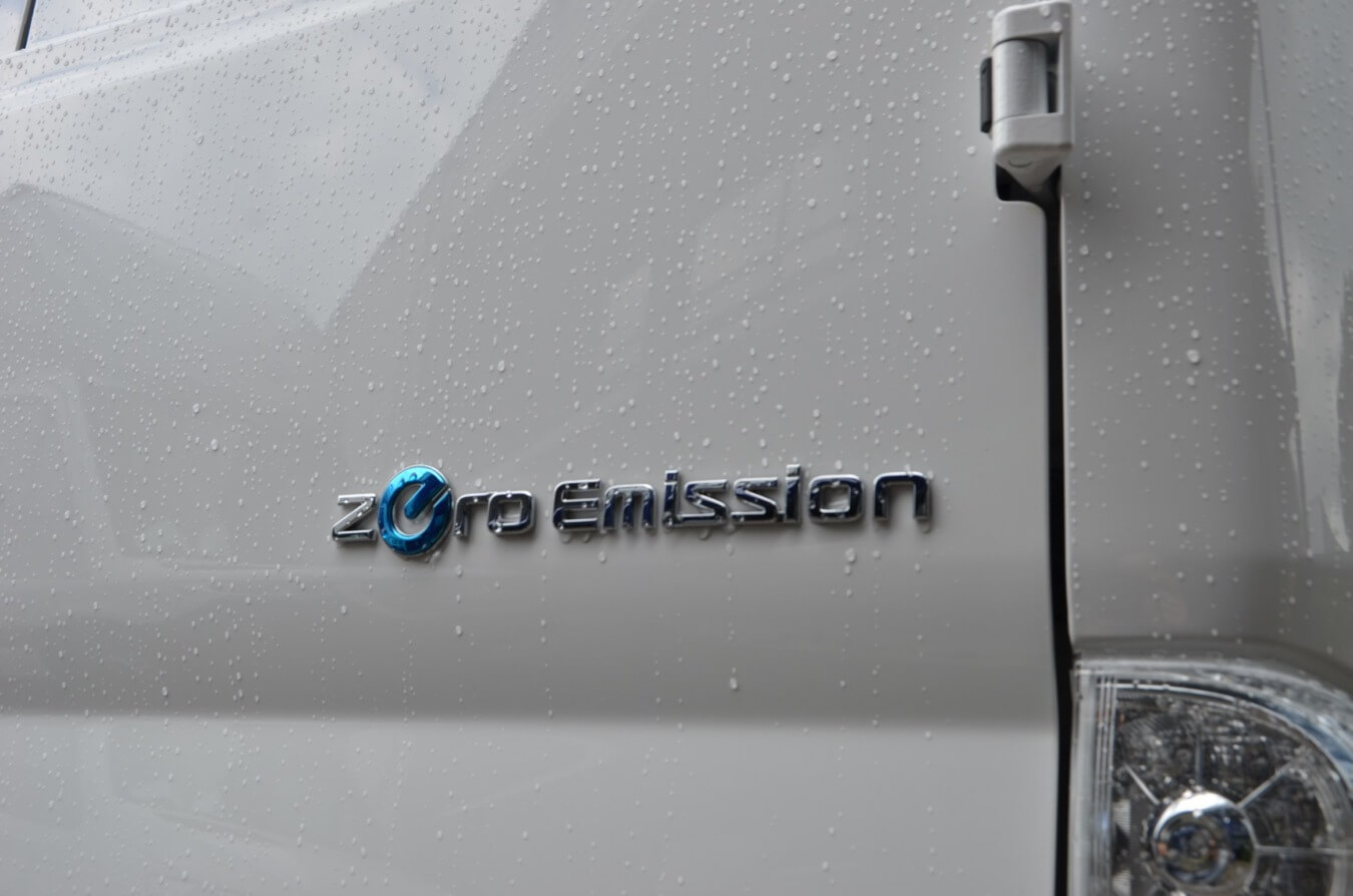 zero emission nissan e-nv200 glasrasteel