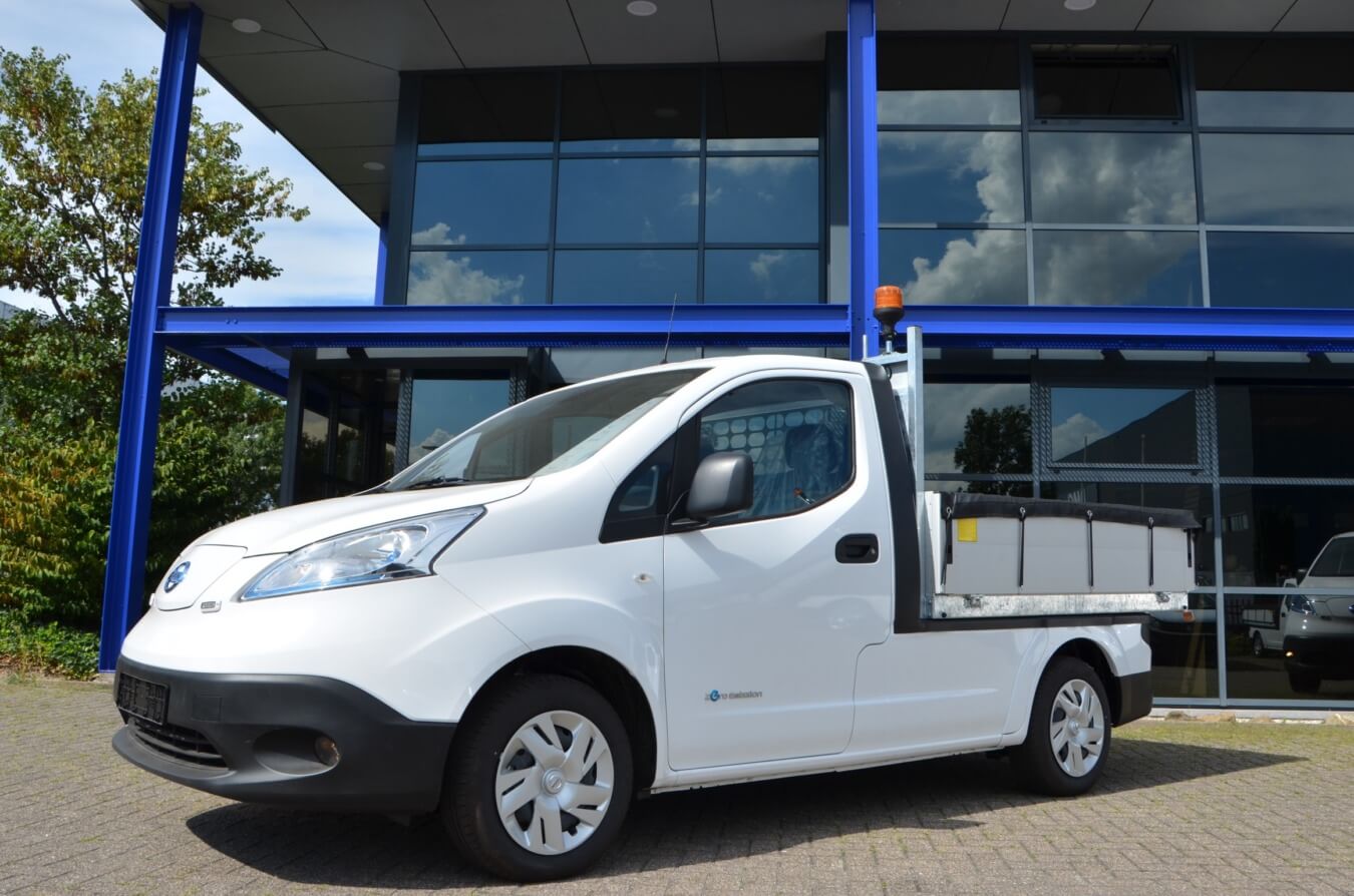 Elektrische Nissan e-nv200's voorzien van ergo kippers